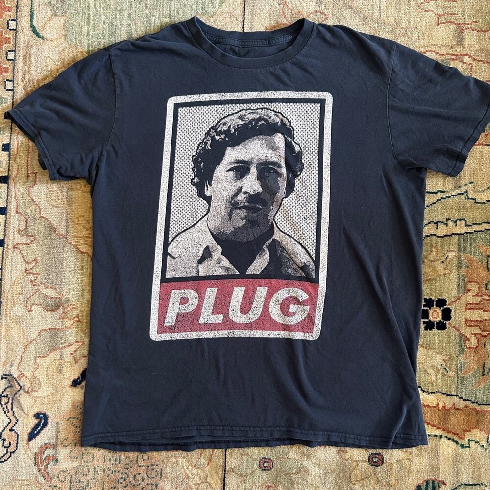 PLUG Pablo Escobar T-Shirt, Men's Size M Image on Front